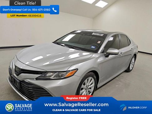 Used 2018 Toyota Camry LE FWD image 1