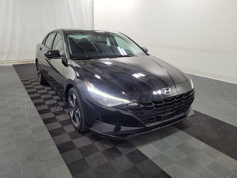 Used 2023 Hyundai Elantra SEL w/ Convenience Package FWD image 13