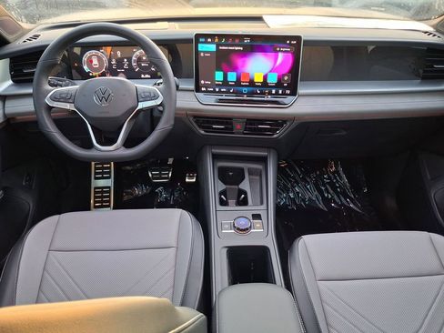 New 2026 Volkswagen Tiguan SE R-Line FWD image 5