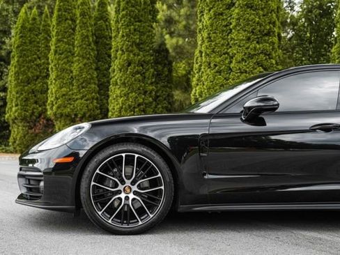 Used 2023 Porsche Panamera 4 Platinum Edition AWD/4WD image 10