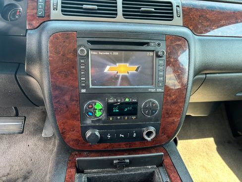 Used 2012 Chevrolet Tahoe LTZ RWD image 24