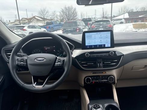 Used 2022 Ford Escape SEL image 12