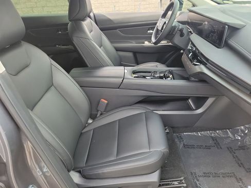 Used 2025 Nissan Murano SV AWD/4WD image 19