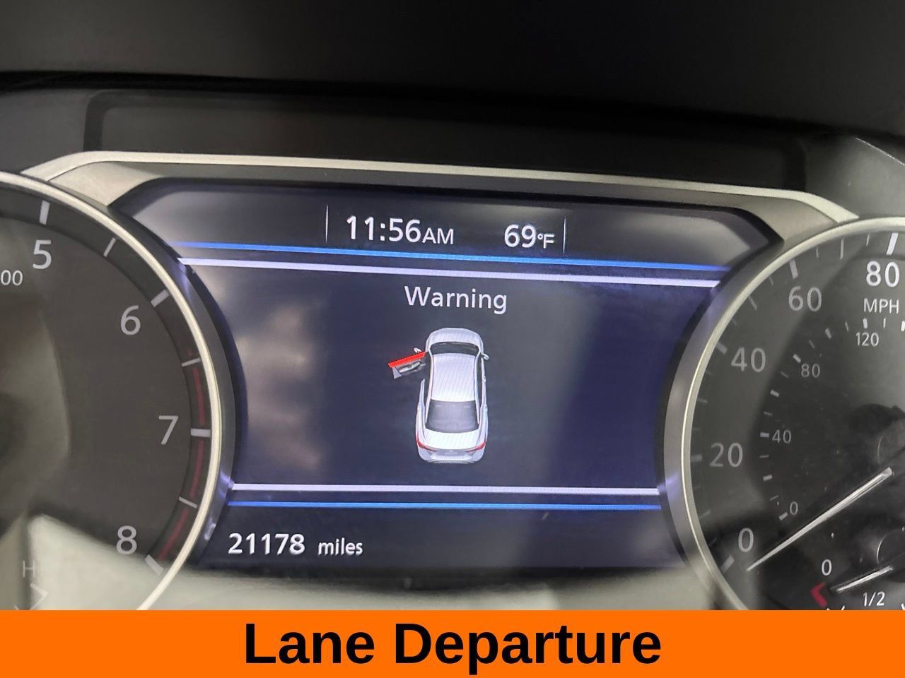 Used 2023 Nissan Sentra SR w/ Electronics Package FWD image 15