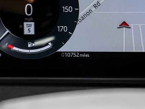 Used 2025 Land Rover Range Rover Velar Dynamic SE AWD/4WD image 27