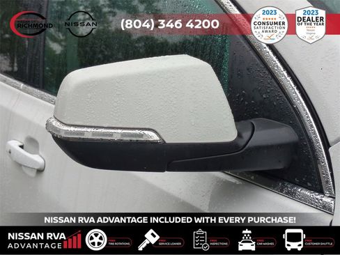 Used 2023 GMC Acadia SLT image 13