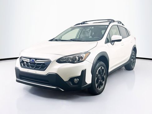 Used 2023 Subaru Crosstrek 2.0i Premium image 3