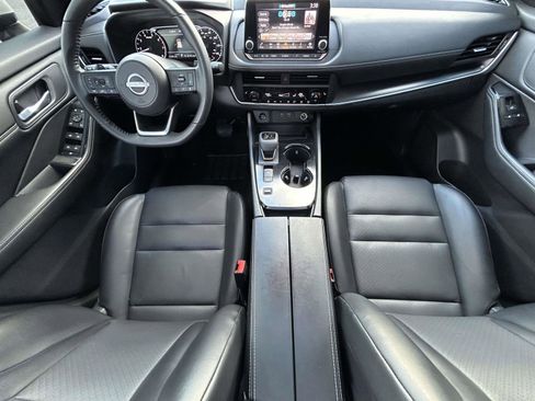 Used 2024 Nissan Rogue SV w/ SV Premium Package image 13