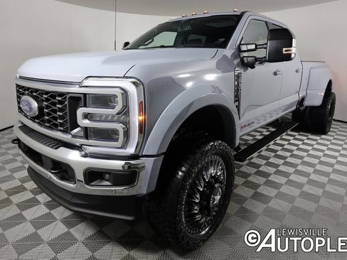 Used 2025 Ford F450 Platinum w/ FX4 Off-Road Package image 10