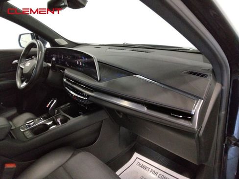 Used 2024 Cadillac XT4 Sport image 39