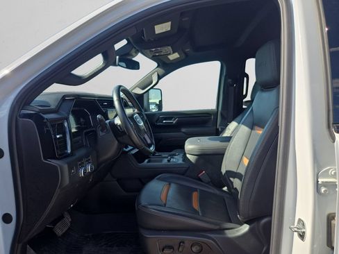 Used 2025 GMC Sierra 2500 AT4 AWD/4WD image 9