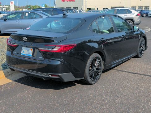 Used 2025 Toyota Camry SE FWD image 4