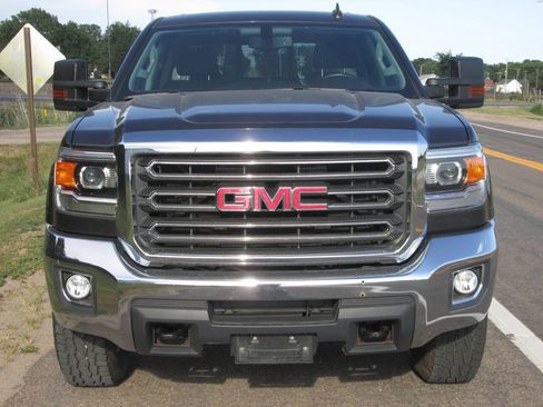 Used 2015 GMC Sierra 2500 SLE w/ SLE Preferred Package AWD/4WD image 3