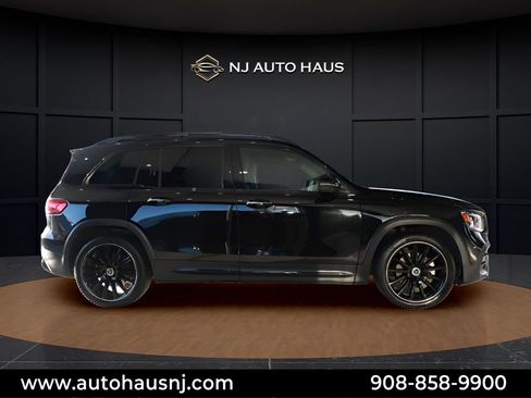 Used 2023 Mercedes-Benz GLB 250 4MATIC image 9