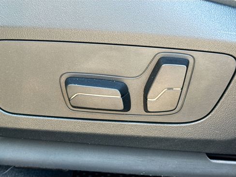 Used 2025 BMW X1 xDrive28i w/ Technology Package image 24