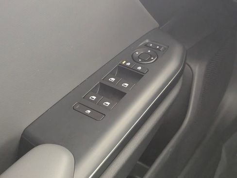 New 2025 Kia K4 LXS image 15