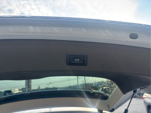 Used 2017 Audi Q5 2.0T Premium image 17