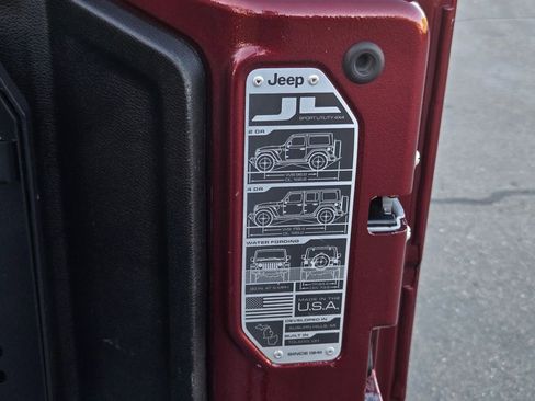 Used 2021 Jeep Wrangler Unlimited Rubicon image 26