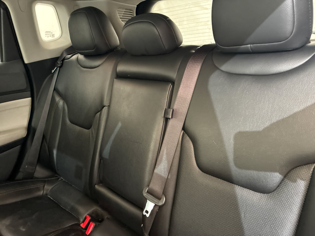 Used 2022 Jeep Compass Limited w/ Sun and Sound Group AWD/4WD image 11
