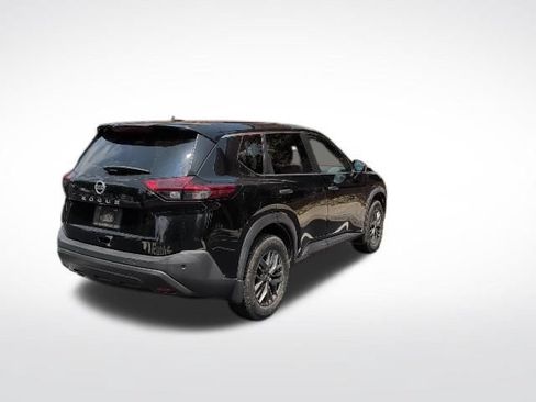 Used 2021 Nissan Rogue S FWD image 2