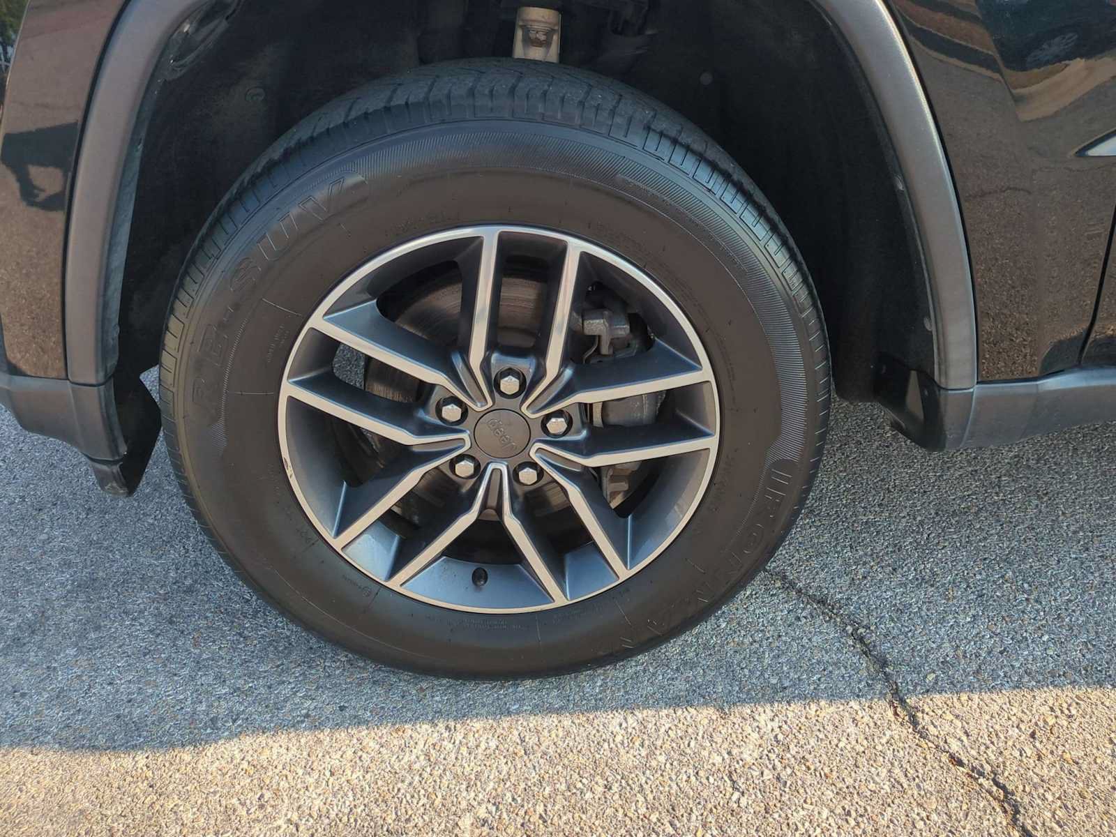 Used 2019 Jeep Grand Cherokee Limited AWD/4WD image 34