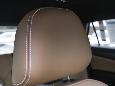 New 2026 Volkswagen Atlas Cross Sport SE image 41