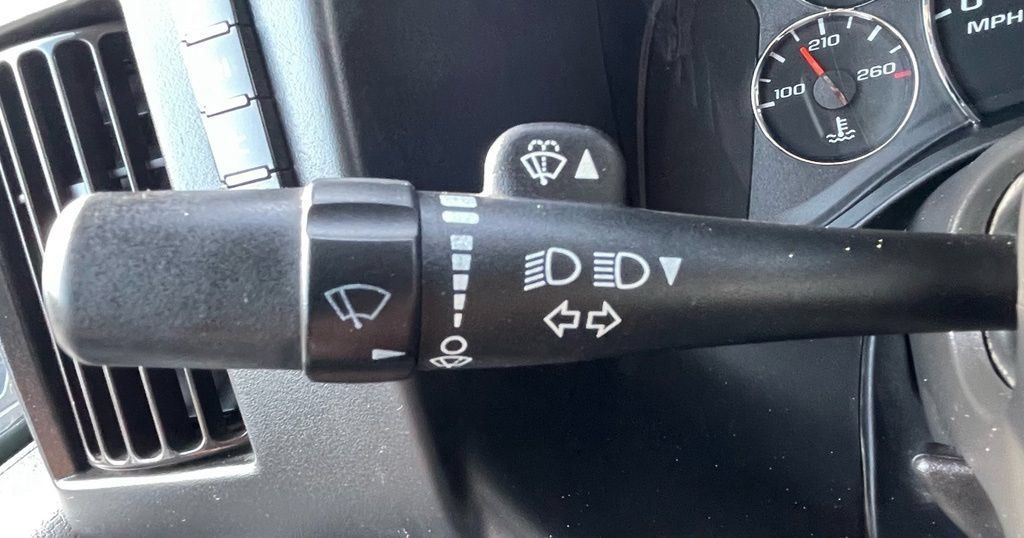 Used 2017 Chevrolet Express 2500 Extended RWD image 16
