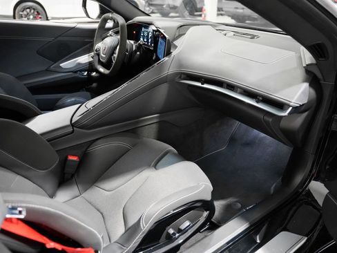 Used 2025 Chevrolet Corvette Z06 RWD image 22