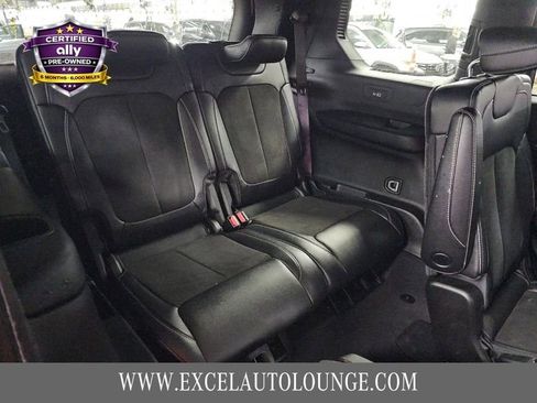 Used 2023 Jeep Grand Cherokee L Laredo image 14