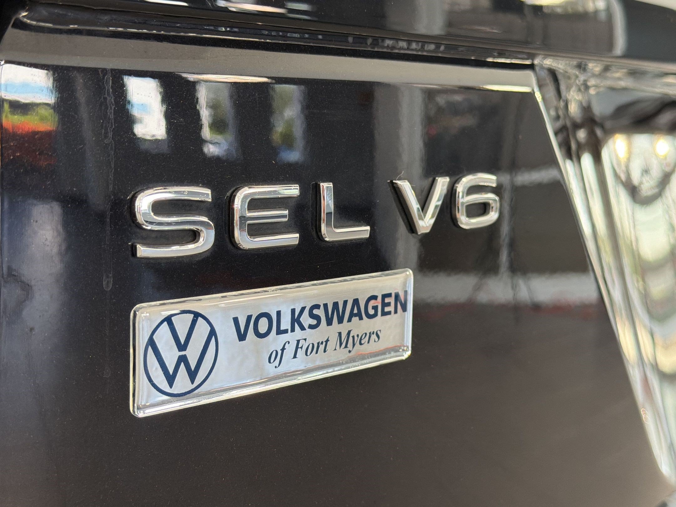 Used 2023 Volkswagen Atlas SEL R-Line AWD/4WD image 38