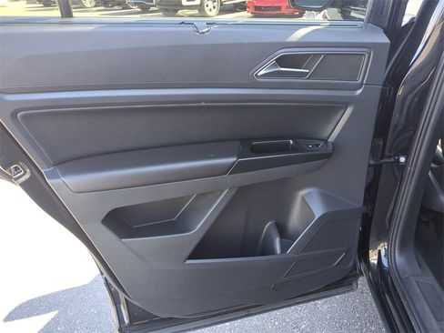 Used 2019 Volkswagen Atlas SEL R-Line image 9