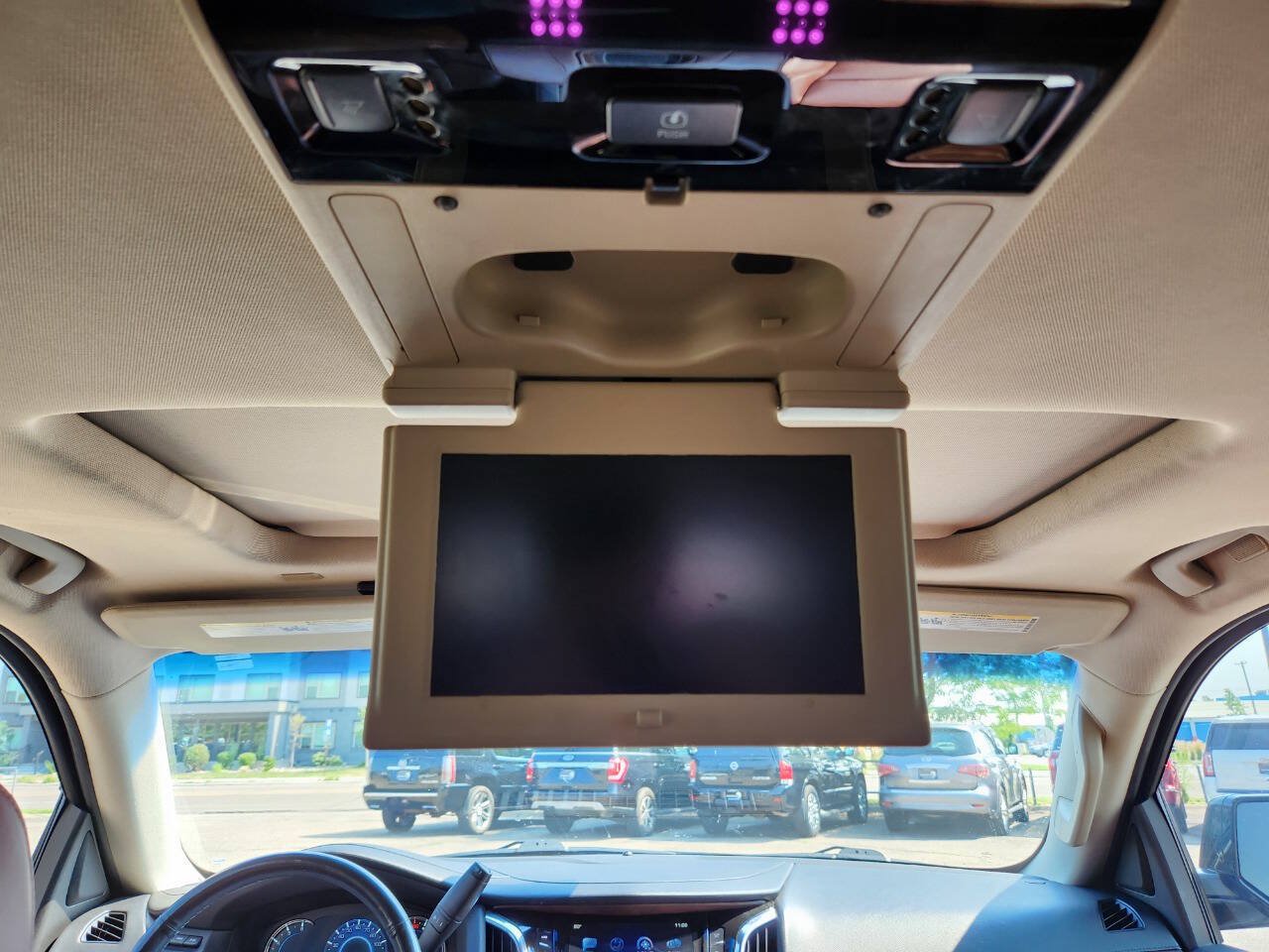 Used 2018 Cadillac Escalade Premium Luxury AWD/4WD image 20