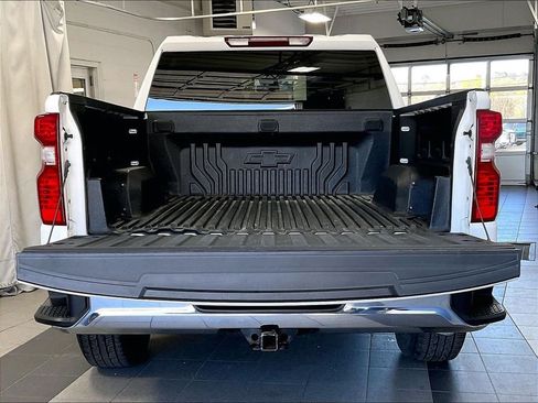 Used 2024 Chevrolet Silverado 1500 LT AWD/4WD image 30