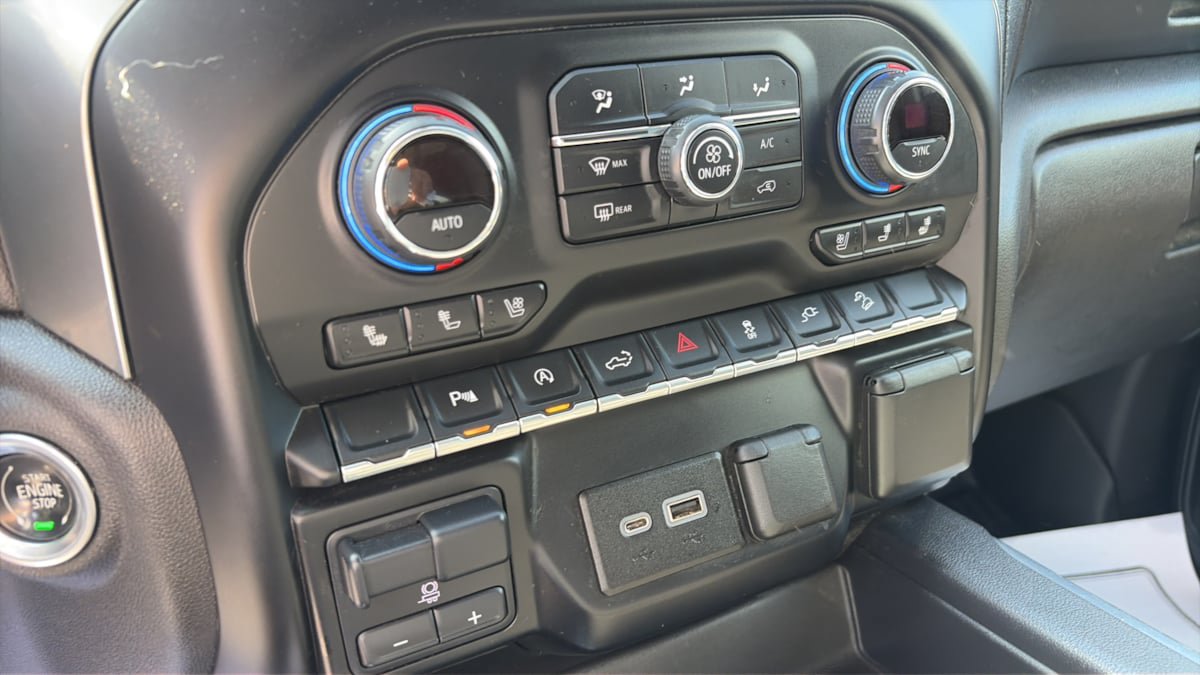 Used 2020 Chevrolet Silverado 1500 LTZ AWD/4WD image 18