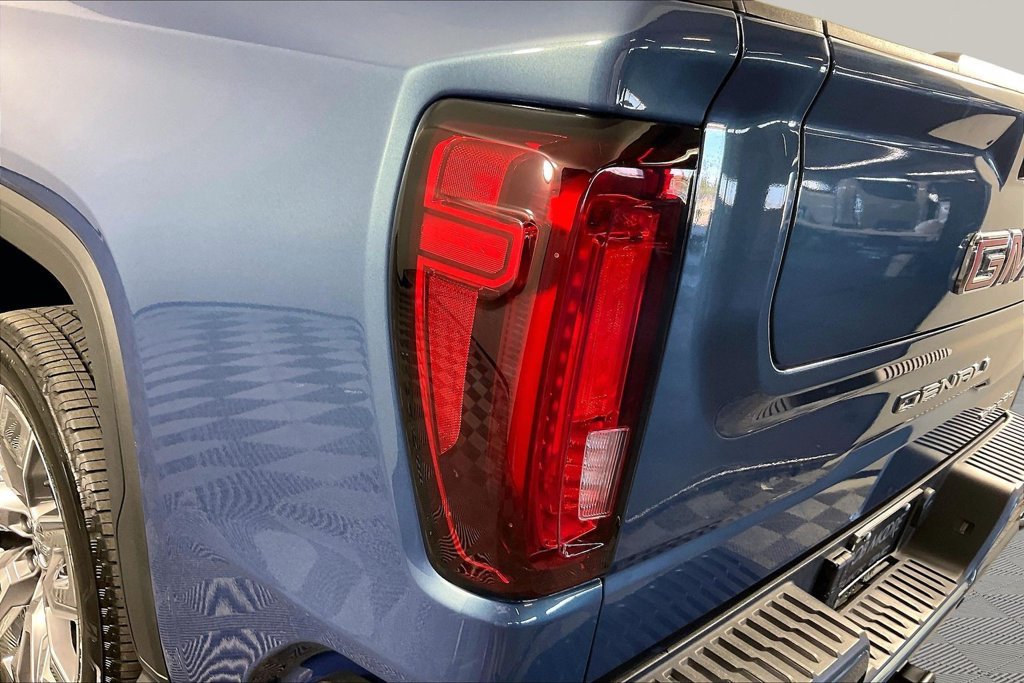 Used 2025 GMC Sierra 1500 Denali AWD/4WD image 21