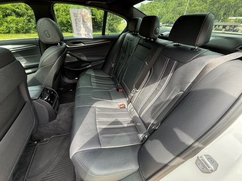 Used 2022 BMW 530i w/ M Sport Package RWD image 19