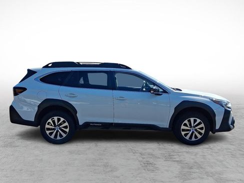 Used 2024 Subaru Outback Premium AWD/4WD image 6