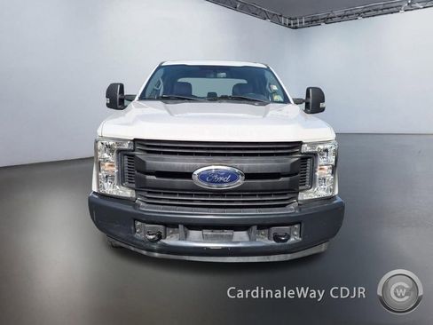 Used 2019 Ford F250 XL w/ Power Equipment Group RWD image 8