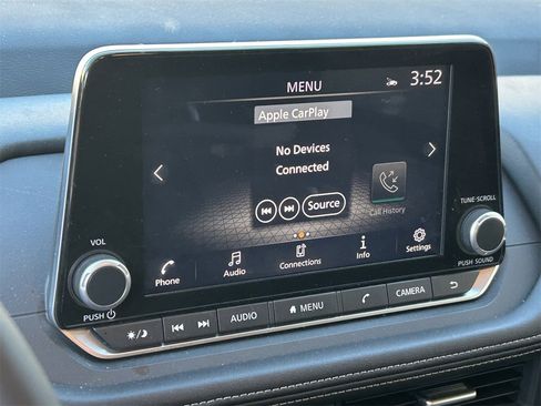 Certified 2025 Nissan Rogue SV image 7