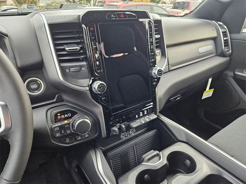 New 2026 RAM 1500 4x4 Crew Cab image 21