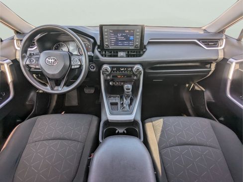 Used 2021 Toyota RAV4 XLE FWD image 16
