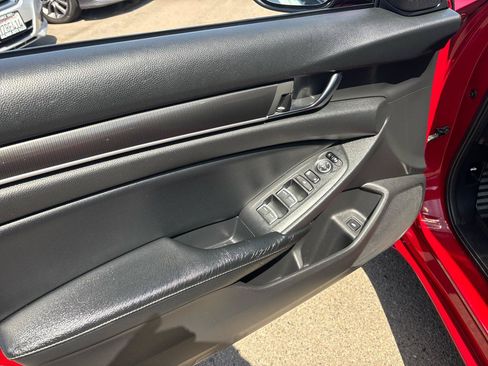 Used 2018 Honda Accord Sport image 18