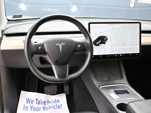Used 2022 Tesla Model Y Long Range AWD/4WD image 36