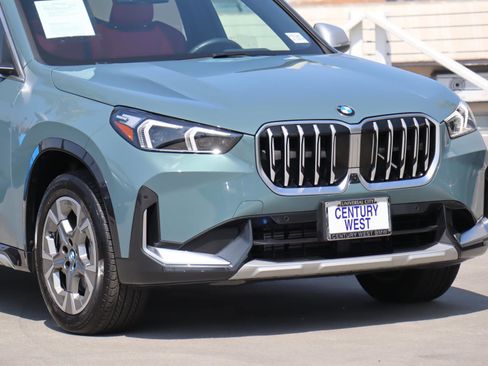 Used 2024 BMW X1 xDrive28i w/ Premium Package image 2