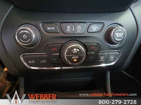 Used 2023 Jeep Cherokee Altitude Lux w/ Lux Elite Package AWD/4WD image 20