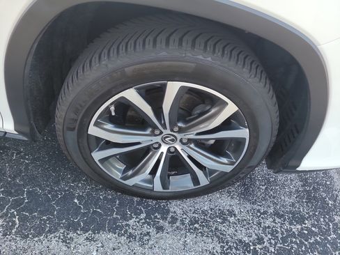 Used 2018 Lexus RX 450h AWD w/ Premium Package image 9