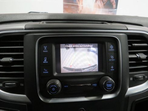 Used 2021 RAM 1500 Classic SLT RWD image 18