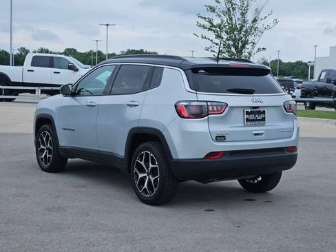 Used 2025 Jeep Compass Limited AWD/4WD image 5