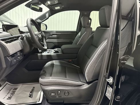 New 2026 GMC Sierra EV Elevation w/ LPO, Elevation Dark Package image 20