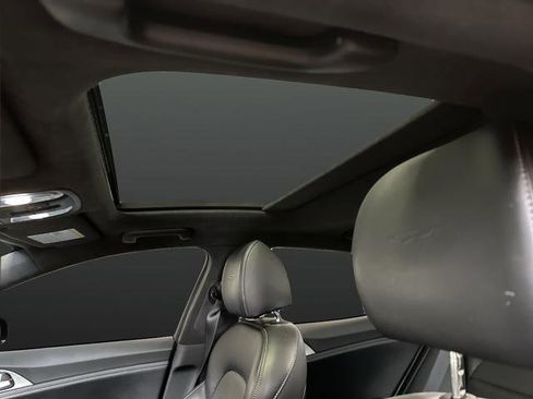 Used 2018 Kia Stinger GT2 image 7